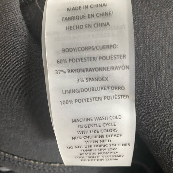 Betsy Johnson Performance Lightweight Jacket - Medium - Picture 4 of 4